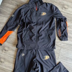 NHL Anaheim Ducks sweat outfit. Authentic Pro Fanatics.  Size Large in both